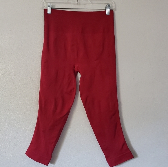 Lululemon Crop - Picture 2 of 5